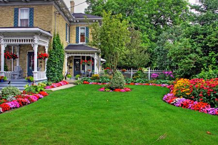 The Benefits of Professional Landscaping Thumbnail