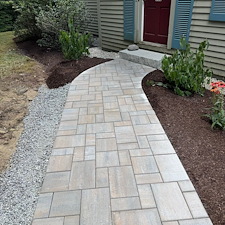 Cambridge-Ledgestone-Front-Walkway-Installation-New-London-NH 0