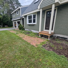 Cambridge-Ledgestone-Front-Walkway-Installation-Sunapee-NH 3